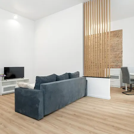 Modern Very Berry In By Renters * 波兹南